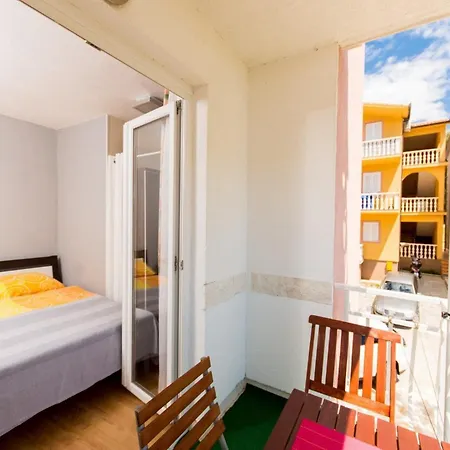 Stil - One Bedroom With Balcony And Sea View 104 Luxsor Apartment