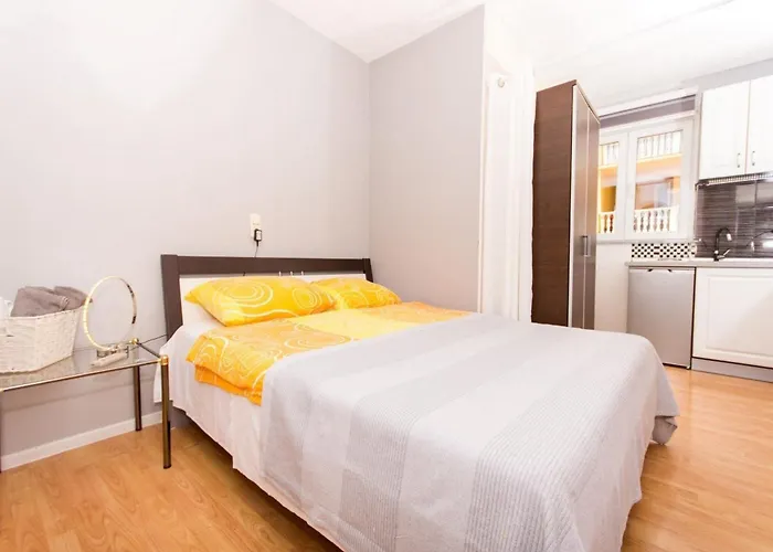 Stil - One Bedroom With Balcony And Sea View 104 Luxsor Apartment *