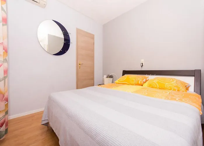 Stil - One Bedroom With Balcony And Sea View 104 Luxsor Апартаменты Трогир