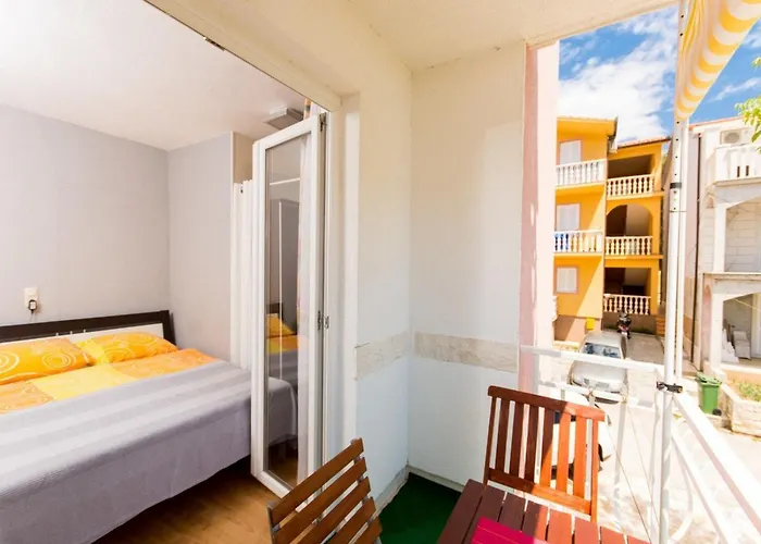 Stil - One Bedroom With Balcony And Sea View 104 Luxsor Apartment