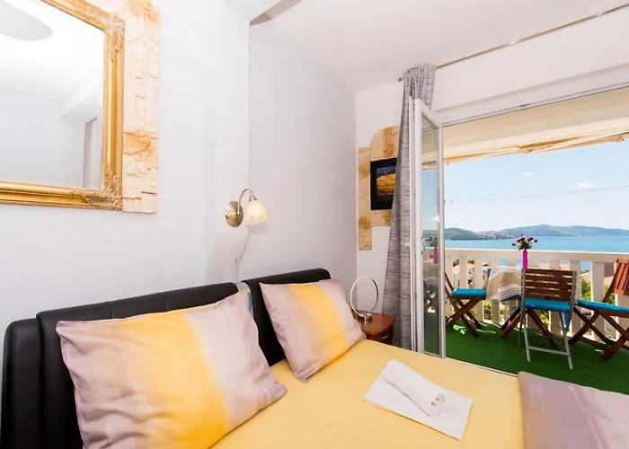 Stil - One Bedroom With Balcony And Sea View 104 Luxsor Apartment